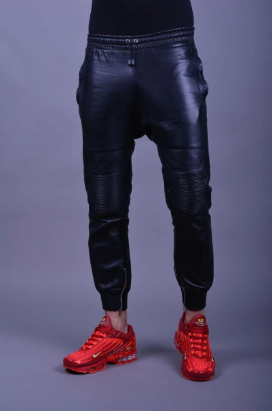 86R02600_black_leather_jogger01.jpg