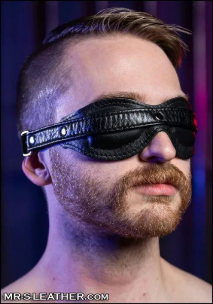 SHT040_Fetters_Padded_Blindfold_4.jpg