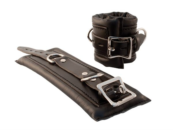 77615001_mister_b_premium_wrist_restraints_black_black.jpg