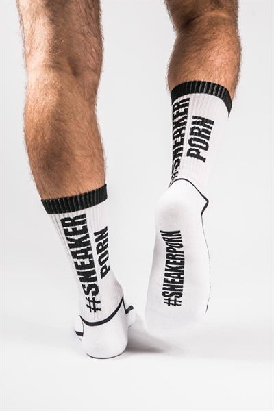 77442370_SNEAKERPORN_Socks_White_Black_3.jpg