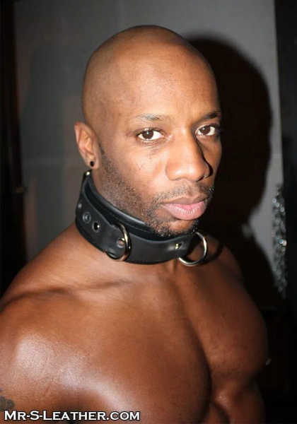 SNEO550_Neoprene_Locking_Bondage_Collar_01.jpg