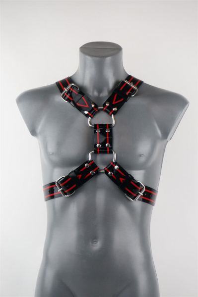 VAHCR02C0B0R00_Y_Front_Harness_Blk_red_Trim_01.jpg