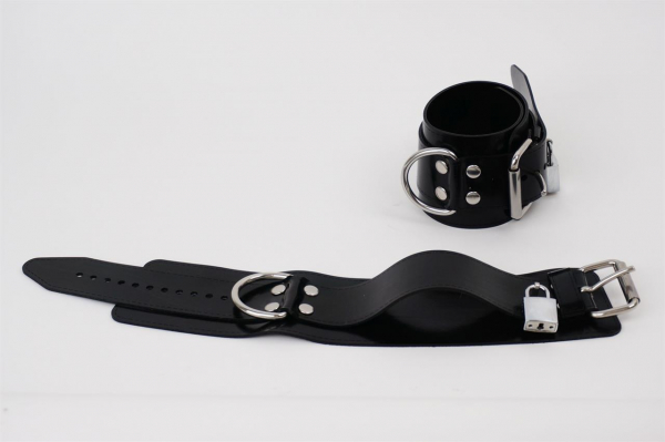 VABAR03A0B0000_Lockable_Ankle_Restraints_Black_01.jpg