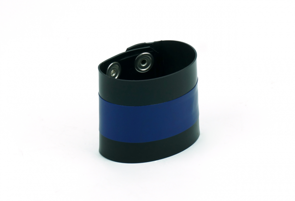 VABWR01B0B0U83_VAST_armband_mit_streifen_schwarz_blau_2.png