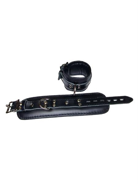 77615150_Essential_Leather_Lockable_Ankle_Restraints_Black_01.jpg