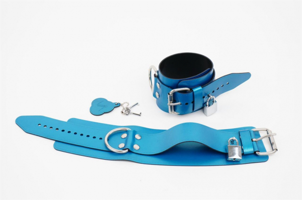 VABAR03A0U3000_Vast_Lockable_Ankle_Restraints_PS_Blue_01.jpg