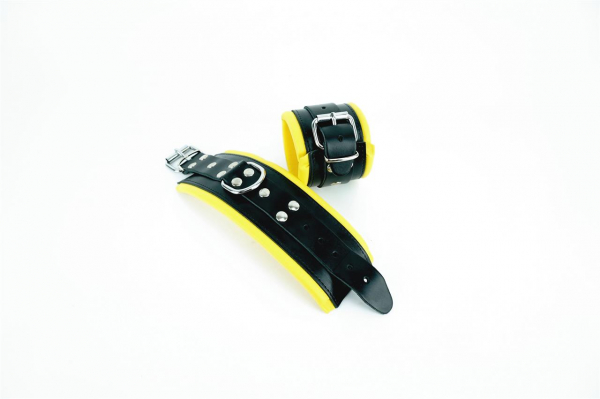 77610120_Leather_Wrist_Restraints_Black_Yellow.jpg